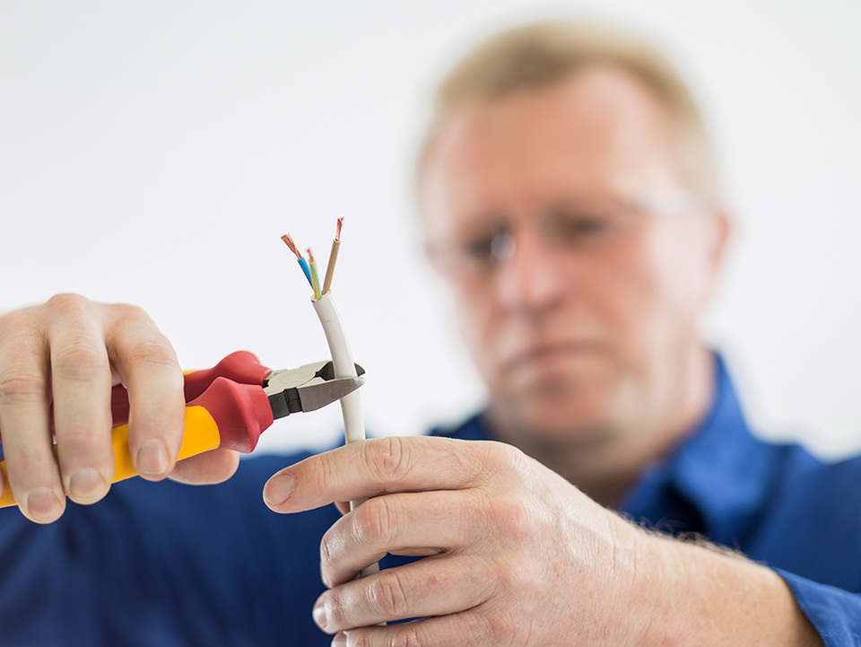 C F021729 bei Elektro Feye Inh. Petra Feye in Ehringshausen-Katzenfurt